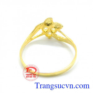 Khách hàng ưa chuộng sản phẩm nhẫn nữ vàng tây bền đẹp. Nhẫn vàng nữ tính 10k