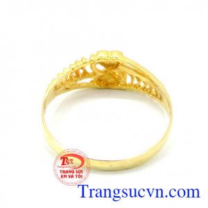 Nhẫn vàng nữ tính giá rẻ