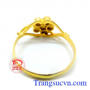 Uy tín, khách hàng ưa chuộng, nhẫn vàng đẹp lễ tết và kỷ niệm. Nhẫn vàng nữ tính hoa đẹp
