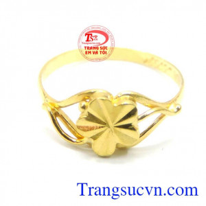 Nhẫn nữ vàng tây giá rẻ. Nhẫn vàng nữ tính hoa đẹp