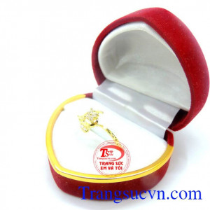 Nhẫn nữ vàng điệu đà TSVN là món quà ý nghĩa cho người yêu thương. 