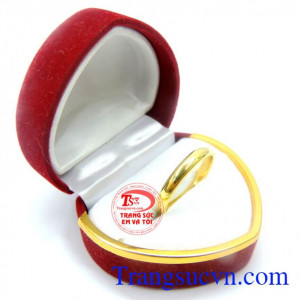 Nhẫn nam vàng 14k tròn trơn với thiết kế không cầu kỳ phức tạp đơn giản trên từng chi tiết