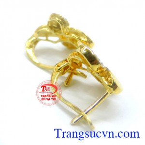 Đôi hoa tai bông hoa 4 cánh đẹp chất lượng.