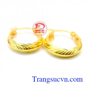 Đôi hoa tai giá rẻ vàng 10k xinh xắn giao hàng trên toàn quốc.