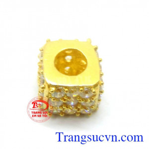 Mặt dây chuyền nữ vàng tây món quà ý nghĩa trong các dịp sinh nhật, lễ tết và kỷ niệm