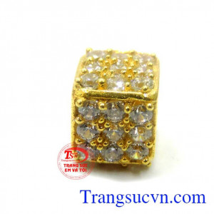 Mặt dây chuyền nữ vàng quý phái được yêu thích nhiều nhất