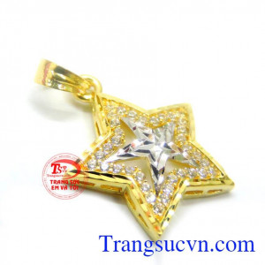 Mặt dây ngôi sao yêu thương thích hợp với những cô nàng yêu thích sự đáng yêu, nữ tính.