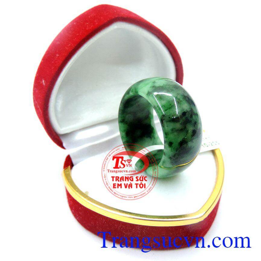 Nhẫn ngọc chất lượng thiên nhiên