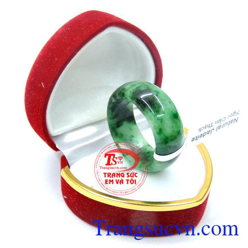 Nhẫn ngọc tự nhiên chất lượng