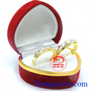 Cặp nhẫn cưới kỉ vật thiêng liêng