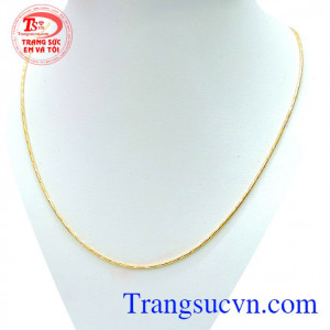 Dây chuyền thể hiện sự nhẹ nhàng, duyên dáng cũng như sang trọng quý phái, đeo mang lại may mắn trong cuộc sống