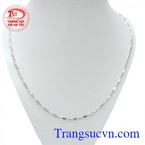 Sản phẩm dây chuyền nữ mặt xích đẹp vuông 18k Italy