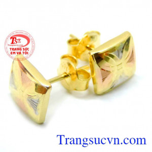 sản phẩm là món quà ý nghĩa dành cho phái đẹp, Hoa tai 18k mặt vuông ý nghĩa