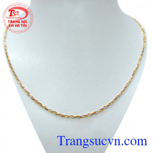 Sản phẩm dây chuyền vàng tây ,kiểu dáng hiện đai thời trang giá thành hợp lý sản phẩm bán trên toàn quốc uy tín an toán