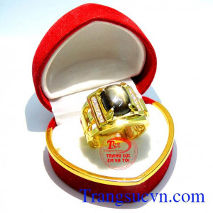 Sản phẩm nhẫn nam 18k đính đá sapphire sao thiên nhiên bán hàng trên toàn quốc đá quý có giấy kiểm định chất lượng loại vàng đảm bảo chất lượng