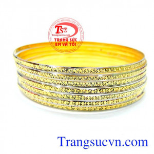 Vòng tay 7 chiếc được đeo theo rất cần sự kiên trì nó như một thú chơi vòng cao quý theo chu kỳ 7 ngày trong 1 tuần tạo. Vòng tuần nữ 10k sáng bóng