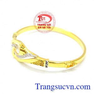 Phù hợp với xu hướng thẩm mỹ của phái đẹp. Vòng tay nữ cá tính vàng 10k đẹp
