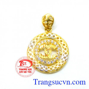 Sản phẩm trang sức vàng như mặt dây chuyền vàng