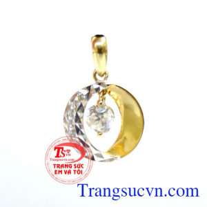 Mặt dây chuyền nữ vàng quý phái dễ kết hợp cùng nhiều kiểu dây chuyền vàng
