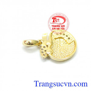 Mặt dây chuyền nữ vàng quý phái dễ kết hợp cùng nhiều kiểu dây chuyền vàng