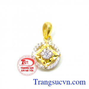 Sản phẩm mặt dây chuyền nữ vàng đảm bảo chất lượng, lấp lánh dành cho phái đẹp, mặt dây chuyền nam vàng tây, mặt dây chuyền vàng nữ đeo hợp thời trang, bán hàng trên toàn quốc giao hàng tận nơi