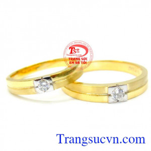 Đôi nhẫn cưới thiêng liêng đẹp là món trang sức không thể thiếu được trong bất cứ cuộc hôn nhân