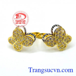Đôi hoa tái bướm xinh vàng 10k là đôi hoa tai thiết kế hình bướm xinh đẹp,