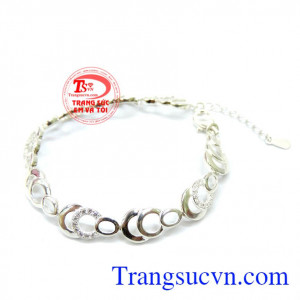 Lắc tay bạc nữ duyên dáng