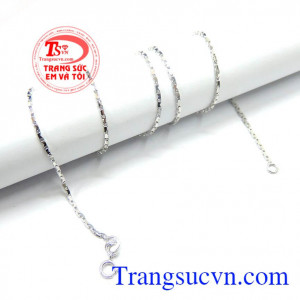 Dây chuyền nữ ý thời trang đẹp là dây chuyền nữ italy thiết kế tinh tế sang trọng, luôn hướng tới xu hướng thẩm mỹ của phái nữ