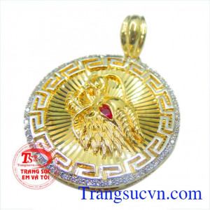 là món trang sức làm bạn luôn nổi bật nhất hợp trang phục tôn lên được vẻ đẹp cao quý, Mặt rồng cá tính cho nam đẹp