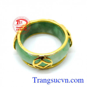 Nhẫn ngoc bọc rồng sang trọng