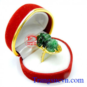 Nhẫn nữ vàng tây dành cho phái đẹp, đeo hợp thời trang và quý phái, đeo nhẫn tỳ hưu mang lại may mắn, chiêu tài của cải, phú quý. Nhẫn tỳ hưu nữ tính may mắn đẹp