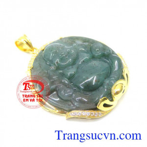 Trong văn hóa dân gian, đeo mặt dây chuyền Phật có thể diệt trừ tai chướng, bảo hộ bình an, mang lại vận khí cát tường tượng trưng cho tài lộc dồi dào, rất được giới doanh nhân, người làm kinh tế sùng bái. Mặt phật canxidon đem lại niềm vui