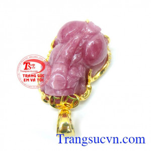 Tỳ hưu ruby may mắn bọc vàng đẹp là linh vật phong thuỷ