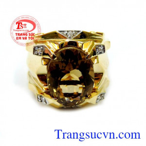 Nhẫn nam thạch anh hợp phong thủy là món trang sức đẹp tạo vẻ đẹp sang trọng cho nam tính