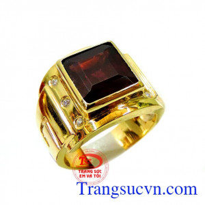 Garnet là loại đá của sự thuần khiết và sự thật cũng như một biểu tượng của tình yêu và lòng từ bi