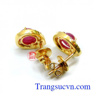 Hoa tai ruby mang lại may mắn đẹp