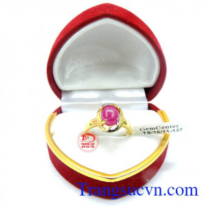 Nhẫn ruby nữ thời trang xinh xắn thiết kế tinh tế, tôn lên vẻ sang trọng quý phái cho nữ giới. 