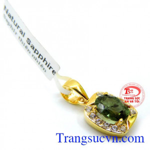 Đá quý làm bùa hộ mệnh, điều này không chỉ thể hiện sự sành điệu của chủ sở hữu, mà còn mang một ý nghĩa tâm linh lớn, thể hiện đẳng cấp văn hóa của chủ nhân