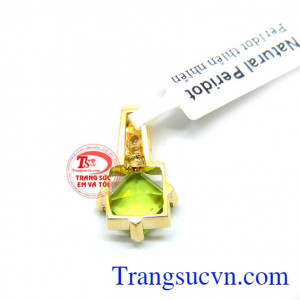 Mặt nữ peridot quý phái tinh tế, đeo hợp phong thủy