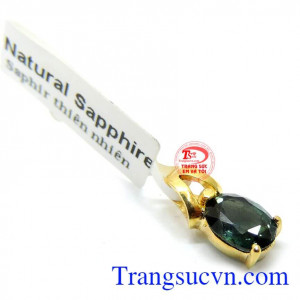 Mặt dây chuyền sapphire còn có tác dụng rất tốt đối mặt dây chuyền phong thuỷ giúp đem lại tình cảm, may mắn và kích hoạt tình duyên ý nghĩa tượng trưng cho tình yêu cao thượng, sắc đẹp