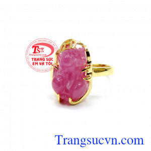 Đeo hợp thời trang hợp mệnh hợp phong thủy. Nhẫn nữ tỳ hưu ruby tài lộc