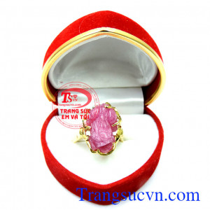 Nhẫn nữ tỳ hưu ruby thời trang đẹp là biểu tượng cho sự may mắn về tài lộc, công việc thăng tiến, của cải dồi dào, đầy đủ hơn. 