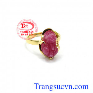Tỳ hưu ruby sẽ thu hút nhiều may mắn, bình an trong tâm hồn và có nhiều thay đổi tốt về vấn đề tài chính. Nhẫn tỳ hưu ruby cá tính đẹp
