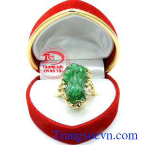 Nhẫn tỳ hưu jadeite cá tính đẹp mang lại nhiều may mắn đeo hợp thời trang hợp mệnh tỳ hưu đá thiên nhiên. 