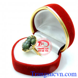 Mang đến những đường nét sáng,bóng bền đẹp cho chiếc nhẫn nữ đeo hợp thời trang. Nhẫn tỳ hưu saphire nữ tính đẹp