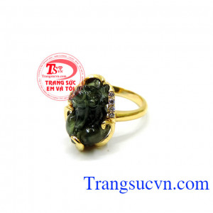 Chất lượng vàng được đảm bảo uy tín. Nhẫn tỳ hưu saphire nữ tính đẹp