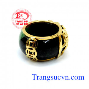 Nhẫn ngọc bọc vàng sang trọng