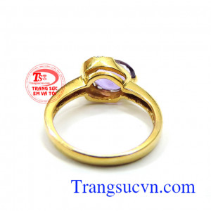 Biểu tượng cho chiêu tài phát lộc, thăng quan tiến chức, bảo trợ sức khỏe, tịch tà hóa sát. Nhẫn thạch anh tím nữ trang đẹp