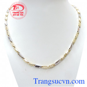 Dây chuyền nam đẹp mạnh mẽ với kiểu dáng mới lạ, dây chuyền nam vàng này sẽ làm các bạn trở lên cá tính hơn mạnh mẽ hơn